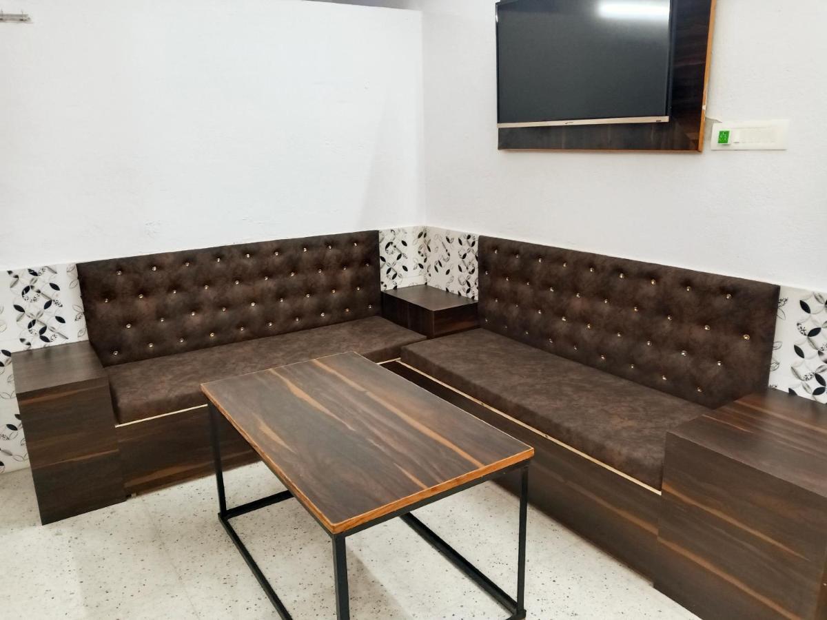 Chinta Haran Rest House 德奥加尔 客房 照片